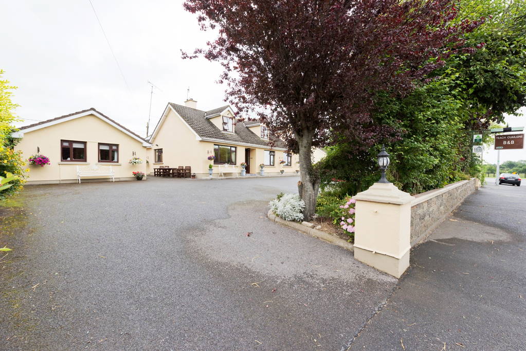Teach Cuailgne Bed & Breakfast - Stay, Eat & Shop in Historic Kells ...